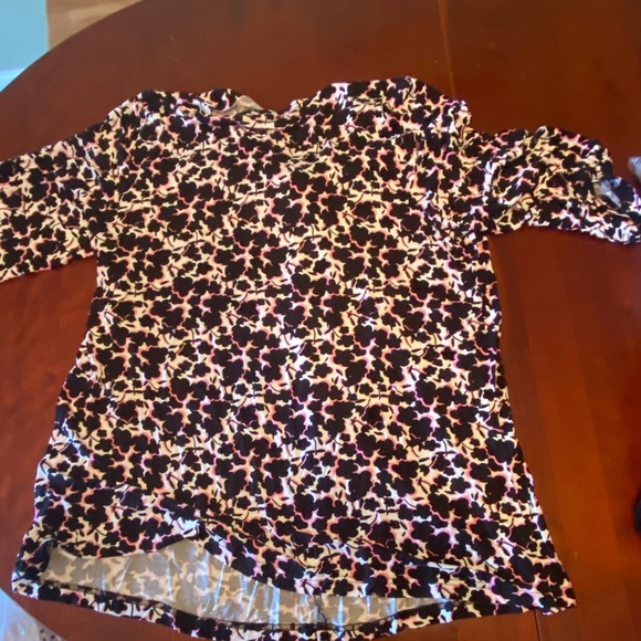 Ellos three quarter sleeve blouse with knot accent - Picture 3 of 4